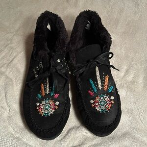 Montana West fur lined moccasins W11 NWOT
